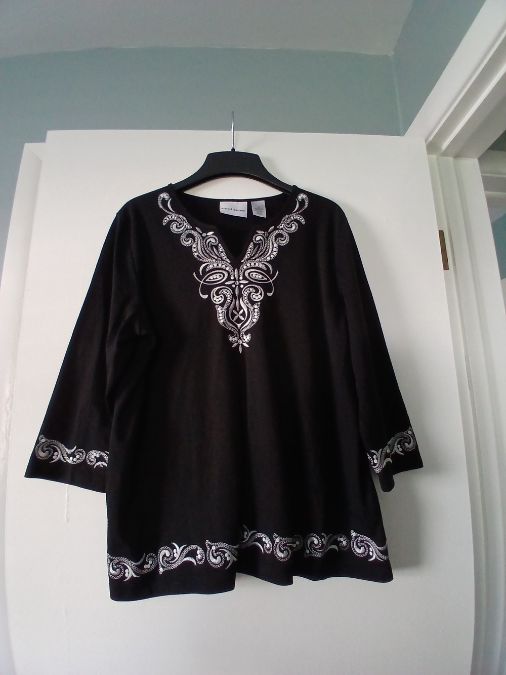 Alfred Dunner Black Tunic Top with White Embroidery